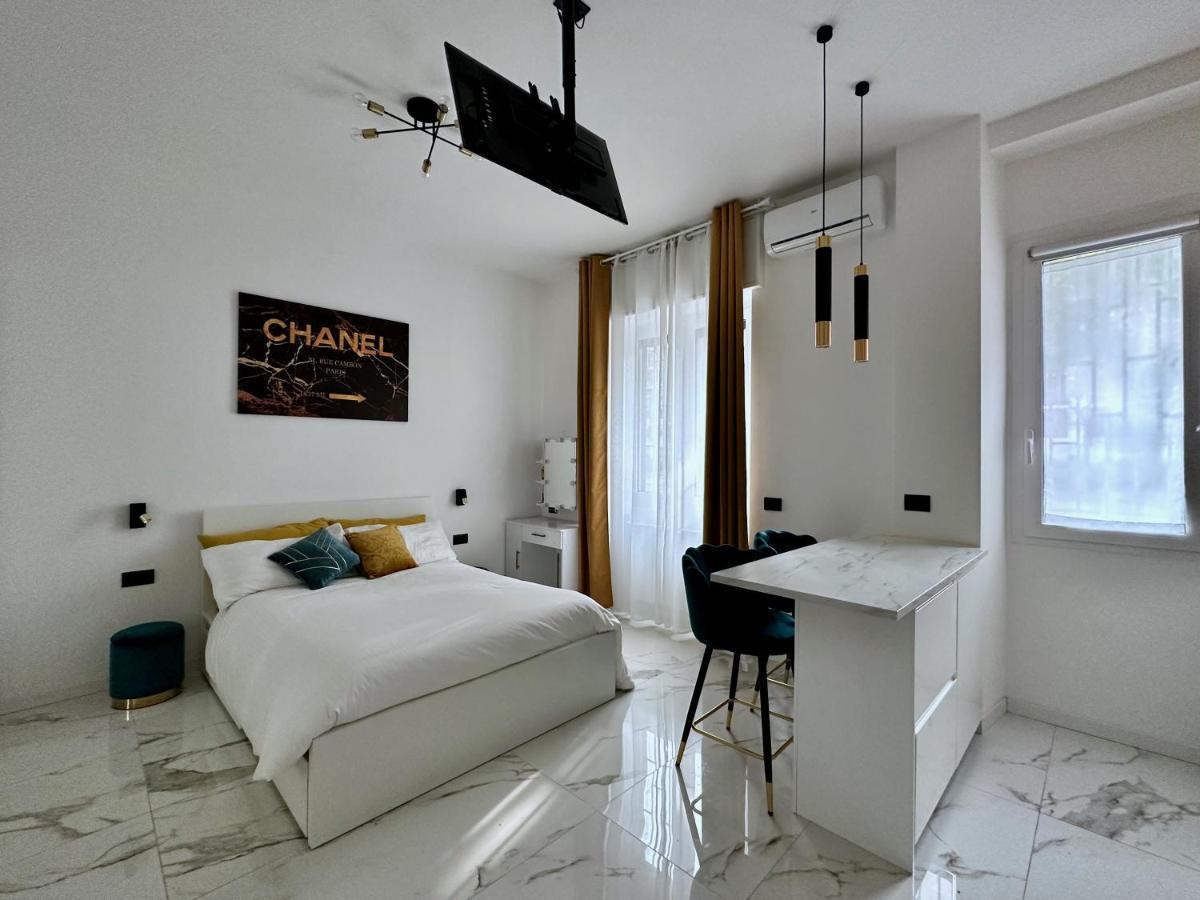 Maison Chanel มิลาน ภายนอก รูปภาพ